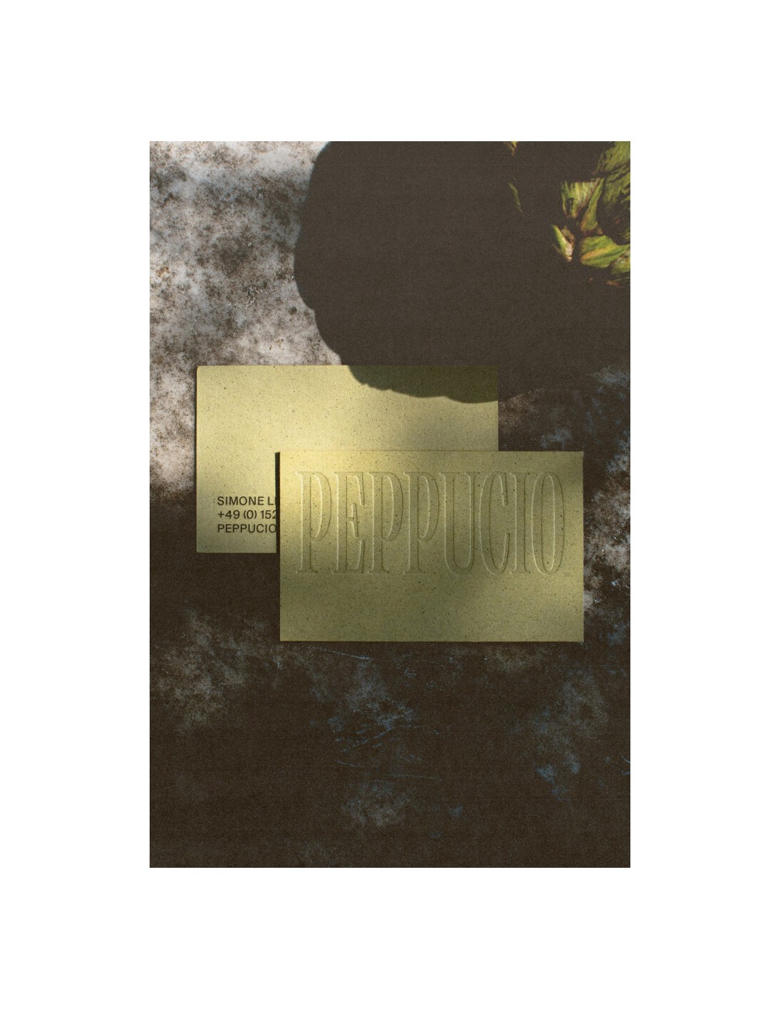 Papier ozdobny gładki kolorowy ekologiczny Crush 250g Olive zielony 72x102 R125 Papier ozdobny gładki kolorowy ekologiczny Crush 250g Olive zielony 72x102 R125